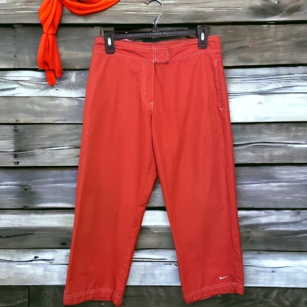 Nike Women’s Size Medium Orange Capri Velcro-Close Lightweight Athletic Pants.